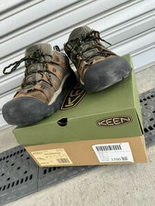 必見！売り切り！キーン　KEEN ニューポートハイク　25.5cm 美品　アウトドア　トレッキング