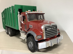O3a ビッグサイズ bruder ブルーダー ゴミ収集車 Mack ドイツ製 マック トラック 現状品
