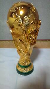 ワールドカップ世界3個限定レプリカトロフィー・超精工・全長３６センチ・重量４９００グラム・専用キャリーケースつき