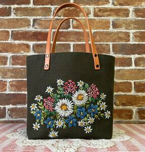 ハンドメイド　手刺繍　リネン　スイスアルプスの花　本革持ち手　トートバッグ