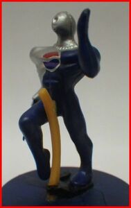 送料込【中古】ペプシ★ペプシマンPEPSI-MAN★ボトルキャップ フィギュア【UH-OH!】クワを踏んで股間直撃■