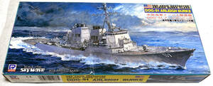 《戦後最多建造数の米海軍洋上艦艇》アメリカ海軍イージス駆逐艦 DDG-51 アーレイ・バーク M13 1/700【匿名配送】