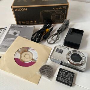 【ジャンク品】RICOH リコー Caplio R7 コンパクトデジタルカメラ バッテリー付き デジカメ シルバー 不動 ジャンク デジカメ 