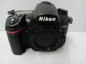 ジャンク 箱・説明書なし 現状品 Nikon D7000 ボディ デジタル一眼