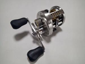 ■ シマノ　　shimano　　05 カルカッタ コンクエスト　250DC　　RIGHT　右ハンドル