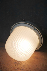 アンティーク　フランス　HOLOPHANE製　メタル×ガラス　壁付けランプ　C　ライト　ランプ　照明　ウォールランプ