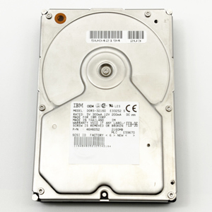 【アイビーエム】 IBM DORS-32160 3.5インチ 2GB SCSI HDD 【中古・送料無料】