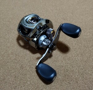 PFLUEGER Patriarch 71LPL 左ハンドル ベイトリール フルーガー パトリアーク バスフィッシング 美品