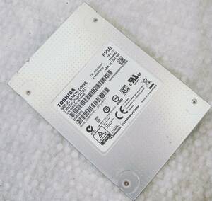 【中古パーツ】2.5 SATA SSD 64GB 1台 正常 TTOSHIBA THNSNJ060GCSU ■SSD2315