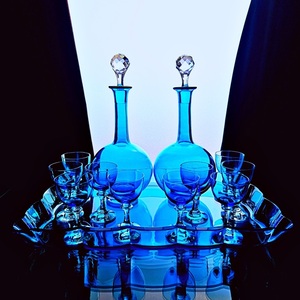 輝くオールドバカラBaccarat 美しいブルーのリキュールセット デキャンタ リキュールグラスお皿プレート 1890年前後フランスアンティーク
