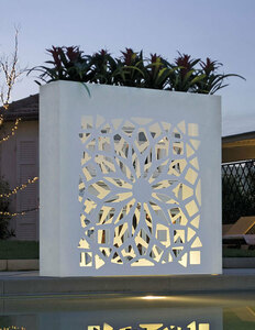 イタリア製 イルミネーションプランター ブルーム Bloem アルミ デザイナーズ BYSTEEL 植木鉢 鉢カバー LED照明 バイスチール インテリア