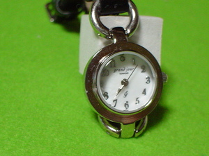 珍品　デザイン　GRAND　JOUR　DIAMOND　女性用腕時計　ホワイト