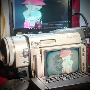 502【MiniDVテープ録画再生/外部出力OK】SONY デジタルビデオカメラ DCR-TRV900 ソニー 本体 バッテリー 充電器 リモコン ダビング