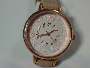 珍品　デザイン　NATTITO　ST２１８　女性用腕時計