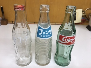 コカ・コーラ赤ラベル瓶+コカ・コーラ復刻白瓶250ml+ファンタ瓶