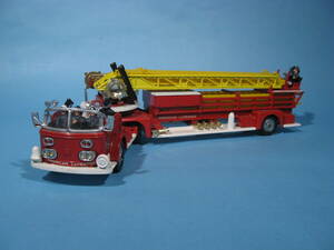 コーギー 1/43 アメリカン・ラフランス トレーラー型はしご車 英国製CORGI MAJOR TOYS AMERICAN LAFRANCE AERIAL RESCUE TRUCK(中古・美品)