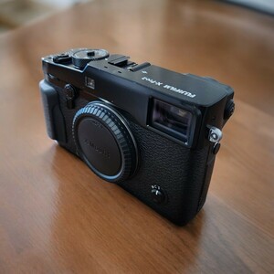 FUJIFILM X-Pro2！作動良好！外装超美品液晶傷無し！純正バッテリー、純正充電器！業者転売ヤー評価の悪い人は説明文よんで入札ください。