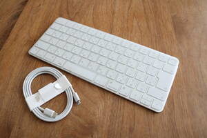 [未使用に近い/現行品] Apple iMac 24インチ シルバー 付属 Magic Keyboard with Touch ID Silver JIS配列 Model A2499 マジックキーボード