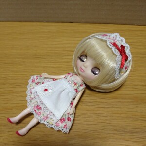 petite blythe 洋服 服 花柄 ワンピース ヘアバンド セット カフェ エプロン プチブライス コレクション toy fashion collection cafe 