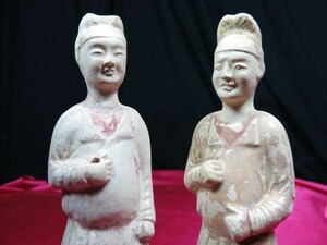 B　黄釉加彩俑一対　唐時代初期 遺跡発掘品　明器　陶器　中国