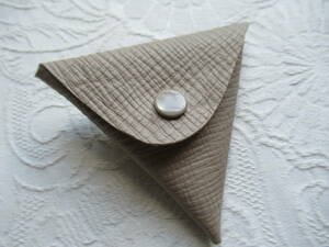 手作り 本革製三角財布 コインケース 小銭入れ ベージュ型押し