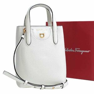 【送料無料】【本物】美品★SalvatoreFerragamo★フェラガモ★ショルダーバック★レザー★ホワイト★AU-22/0024★フォンバック★レディース