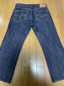 【ほぼ新品】LEVI