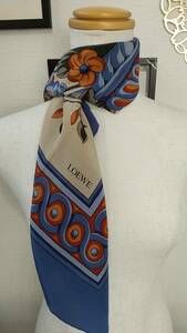 ロエベLOEWE　シルクスカーフ　シルクストール大判花柄　フラワー　ブルー　ベージュ　オレンジ　85cm×83cm位正規品　