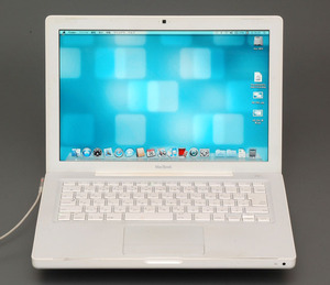 Apple MacBook 2.0GHz Core Duo〈13.3_初代 MacBook_MA255J/A〉MacBook1,1 A1181 完動美品●006