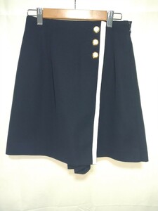 スカート風キュロットパンツ　濃紺色　レディースＭサイズ　中古 スカートコーデ