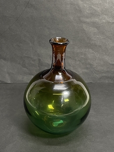 ● コレクター必見 ガラス製 フラワーベース 花瓶 花入 インテリア 雑貨 飾り 置物 おしゃれ きれい かわいい コレクション ma263