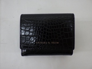 CHARLES＆KEITH チャールズ＆キース 2つ折り財布 レディース 中古品 240301