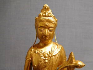 B15-351W　仏像　観音菩薩像？　アルミ？　金色　中古　高さ約30.5ｃｍ　（）