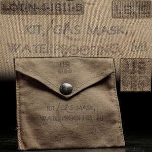 JJ165 【KIT GAS MASK WATERPROOFING M1】LOT N 4-1811-5 アメリカ軍 化学戦部 兵科章 第二次世界大戦 M1 ガスマスク 防水キット