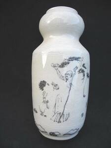 日本 時代物 貼綫開光龍、幾何紋手繪墨彩暦史人物紋白磁花瓶