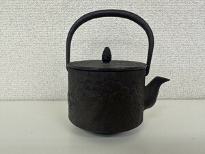 H071-Y31-1224 南部鉄器 松柄 鉄瓶 煎茶道具 現状品①
