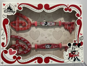 Disney Mickey & Minnie XOXO Valentine