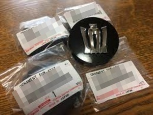 ★新品★ トヨタ純正 TOYOTA 220系 クラウンセンターキャップ　ハブオーナメント 4個set 1