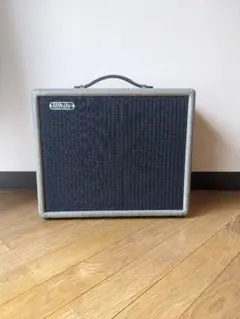 white (Fender) model 80