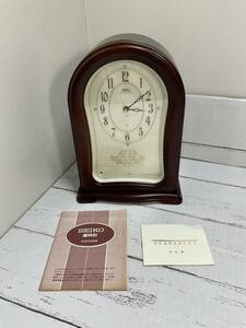 セイコー　エンブレム　HW468　木製　置き時計　