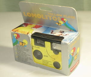 ロモグラフィー ロモリト イエローフラッシュ ( LOMOGRAPHY LOMOLITOS YELLOW FLASH )　 レンズ付フィルム 　未使用　　　　期限不明