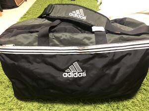 ADIDAS アディダス　ボストンバッグ　スポーツバッグ 黒（USED)　 ～スポーツ、アウトドア、ゴルフ、旅行等に～