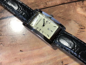 BK074 程度良好 EMPORIO ARMANI エンポリオアルマーニ AR-0101 デイト アイボリー系 純正尾錠 クオーツ ボーイズ 腕時計