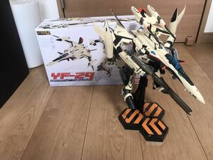 DX超合金 YF-29 デュランダルバルキリー(イサム機)