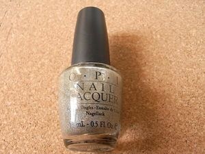 新品● アジア限定●OPI●Ｙ42　ユール・ラブ・ディス・シルバー　●Glitter collection　　　匿名発送