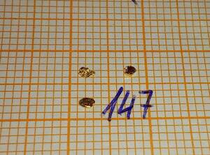 金ナゲットアラスカ鉱脈金塊ゴールドフィンガー 1-2mm 3粒(20-22k)147