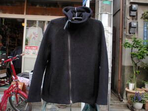 美品！イタリア製　ジョルジオアルマーニ　黒いパイル地のデザインジャケット　サイズM？