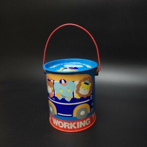 【HARD WORKING TRIO】 バケツ缶 ペン立て 小物入れ SANRIO ペール缶８０年代 ハードワーキングトリオ 昭和レトロ ファンシー雑貨 ブリキ缶