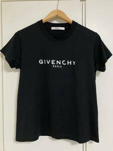 【送料無料】ジバンシィ (GIVENCHY) のTシャツ　Mサイズ　ブラック　黒