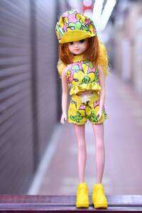 リカちゃん　人形　服　ウイッグ付き帽子　黄色　靴　まとめて